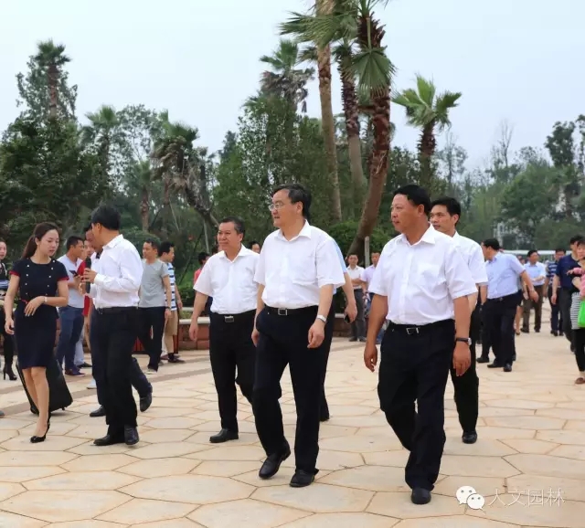 攬湖擁綠，宜居宜業(yè)——宜春市委市政府領(lǐng)導(dǎo)一行視察進(jìn)賢青嵐湖森林公園