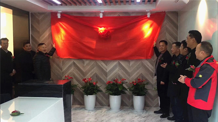 1536291580496371CA23.jpg 1.jpg